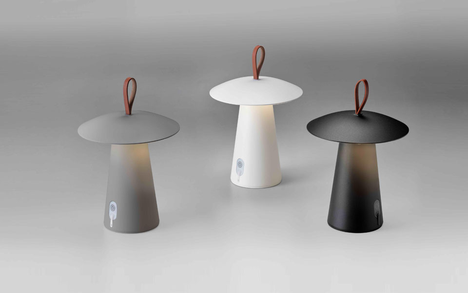 Eine Lampe in drei verschiedenen Designs